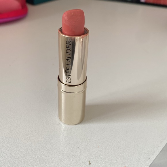 Estée Lauder lipstick - Picture 3 of 3